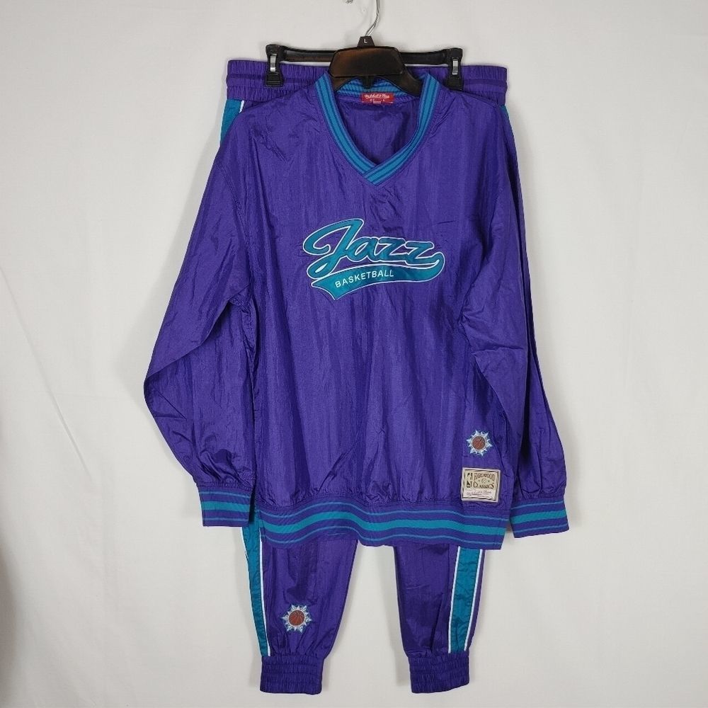 Mitchell & Ness Women's Size Medium Utah Jazz Wind